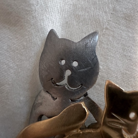 Ultra Craft Vintage Pewter Silver tone and Gold tone Cat Brooch - Picture 5 of 8